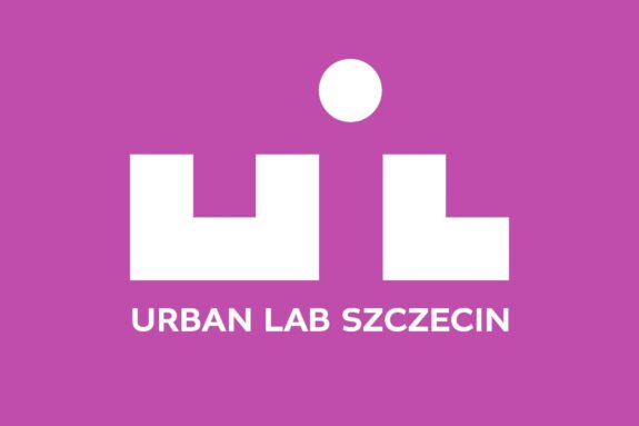 logo urban lab szczecin na magentowym tle