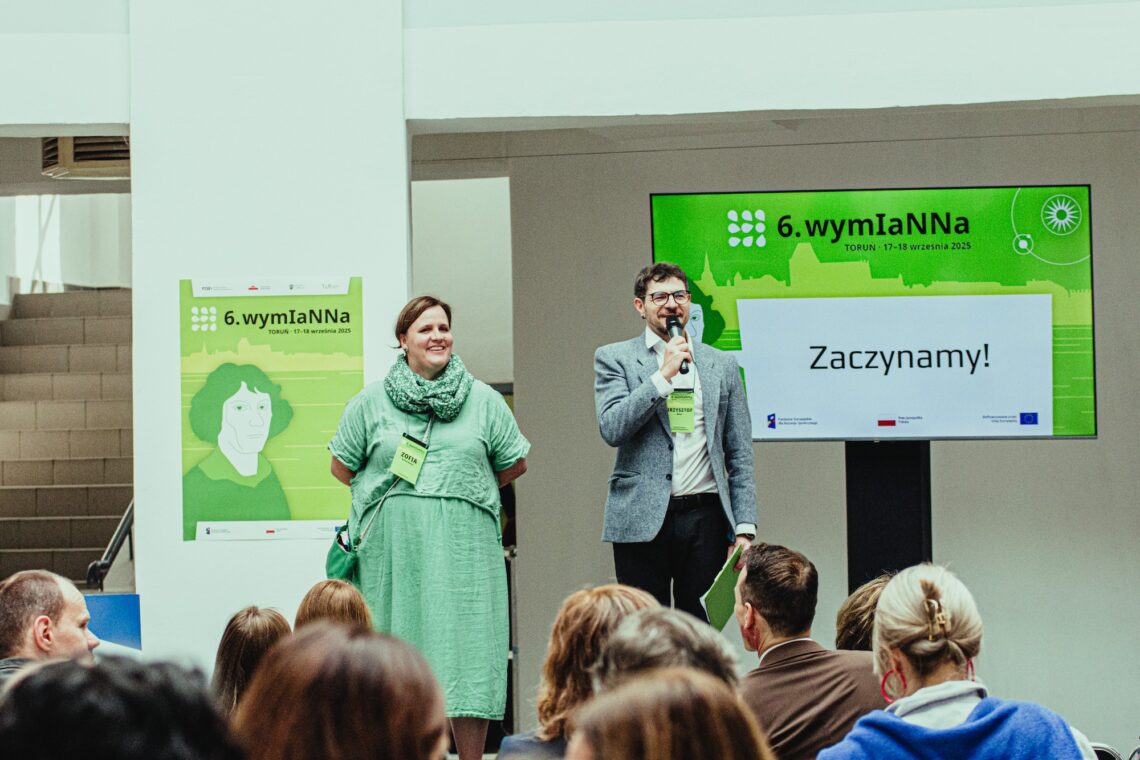 Na scenie Zofia Komorowska i Krzysztof Alcer