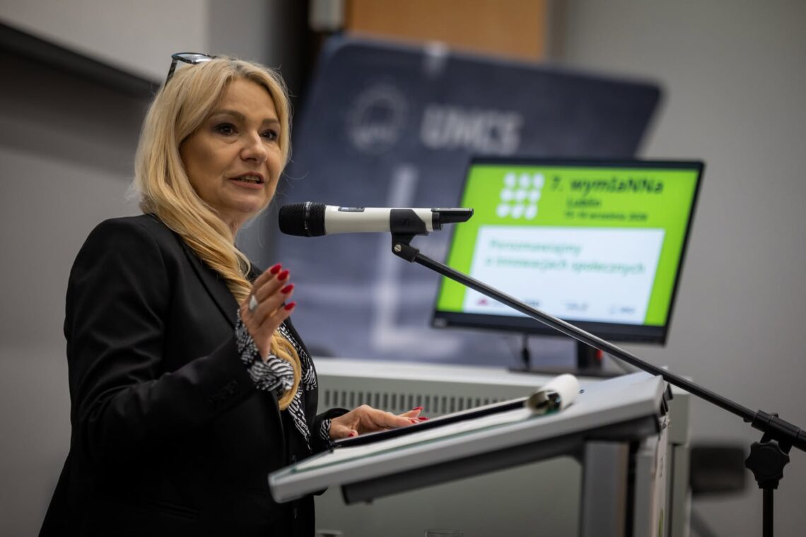 wystąpienie podczas sesji plenarnej