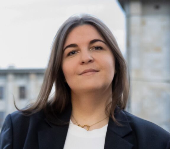 Kobieta z rozpuszczonymi włosami